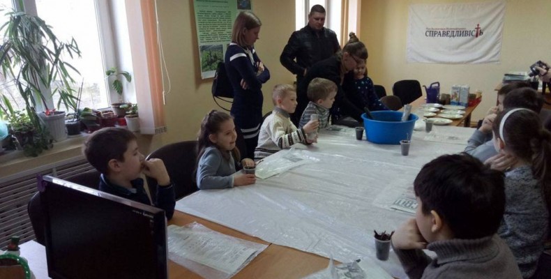 Діти учасників АТО стають юннатами. Фоторепортаж