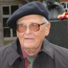 Від його книжок і справді усі негаразди відступають, легше стає на душі