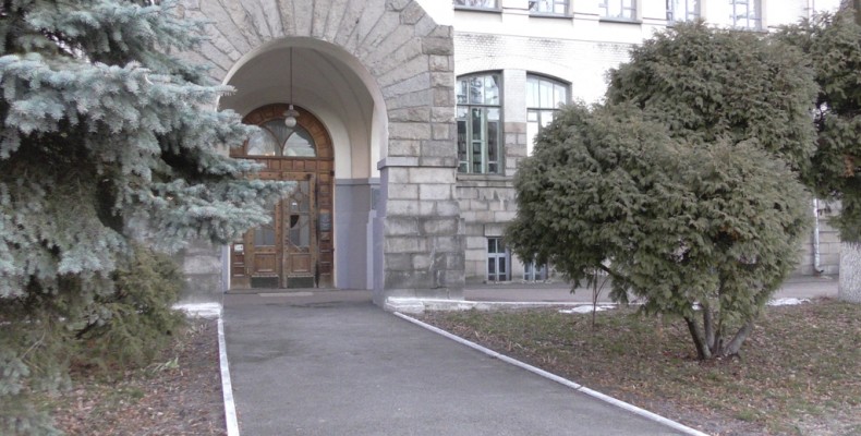 Центральну бібліотеку Чернігова перейменують?