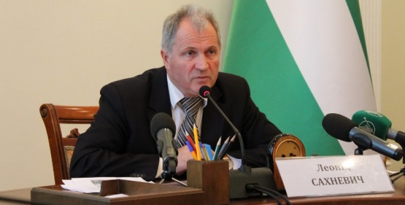 Гройсман виконує свої обіцянки: Сахневич написав заяву на звільнення