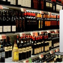 Торгуєте алкоголем і цигарками без ліцензії? Дорого обійдеться