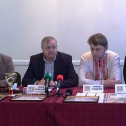 Чернігівцям розповіли про творчі досягнення та плани театрального життя