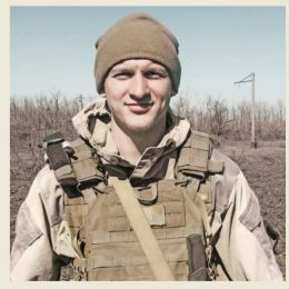 Офіцер «узяв на себе» 19 великих осколків і з десяток дрібних