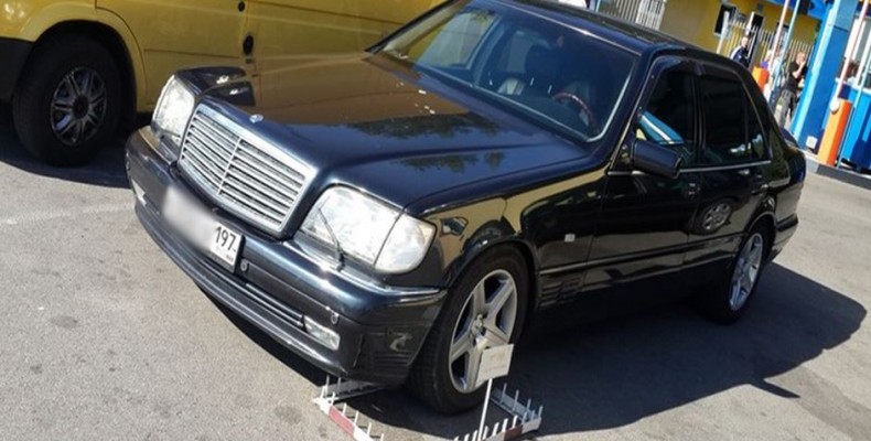 Поліція затримала авто, викрадене у Франції, а суд повернув викрадачу