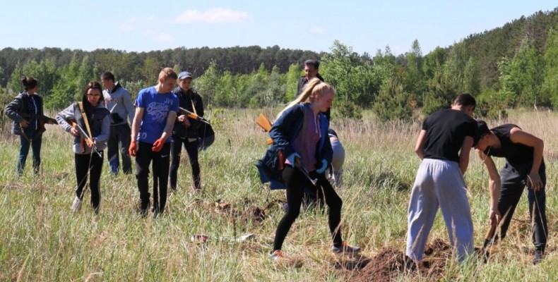 Предмет «Захист Вітчизни» школярі-старшокласники опановують на практиці