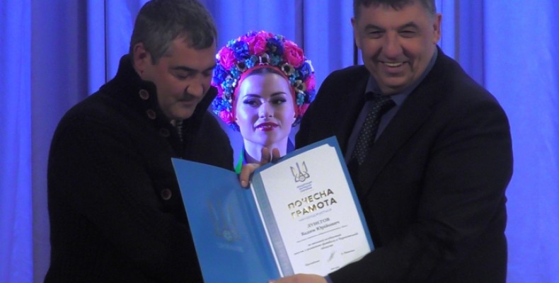 На полі — суперники, на святі — друзі. Футбольний підсумок року. Відео