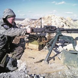 Телефонний дзвінок з військкомату застав його в окопі під час обстрілу