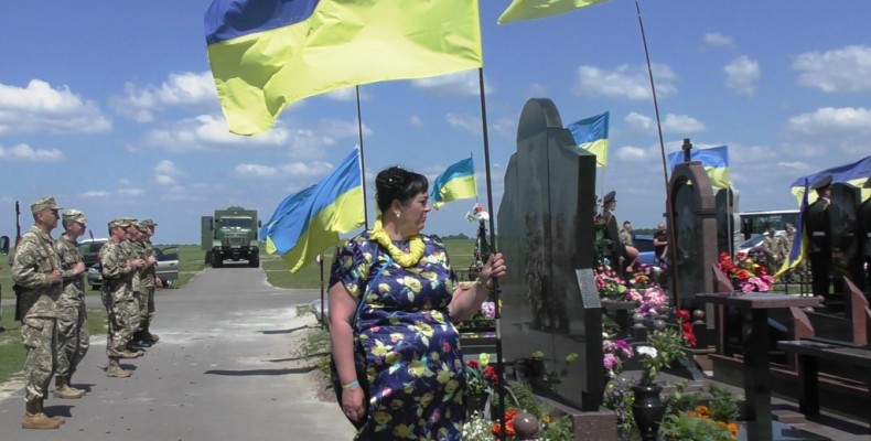 У Чернігові відкрили пам`ятники героям, які загинули від російської зброї