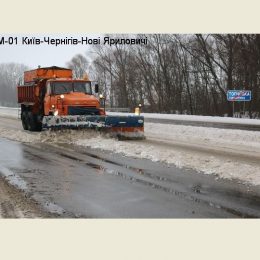 Перший сніг і витрати. 592 тонни солі-піску висипали на дороги