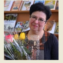 Чернігівські бібліотекарі вітають свою колегу з високою відзнакою
