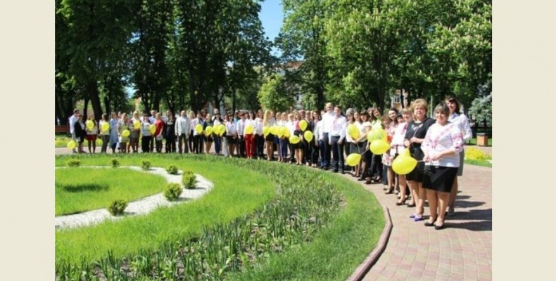Правники Чернігова провели флеш-моб «Шануймо українські традиції»