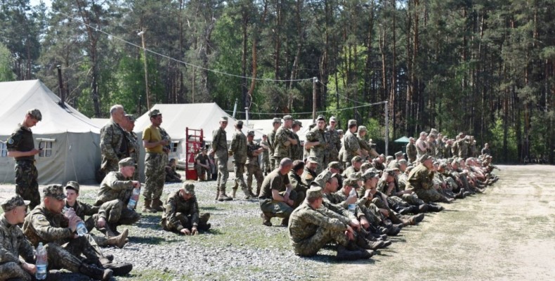 Бойовий дух резервістів 61-ї бригади підтримали артисти