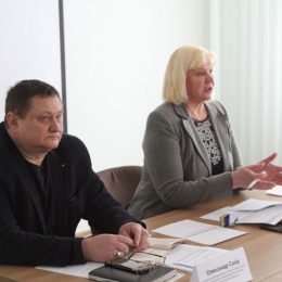 За гострокутним столом обговорювали проблеми лісової галузі