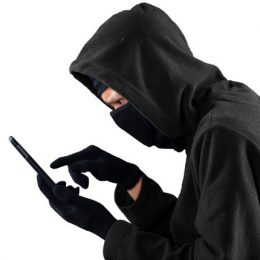 Шахраї-зловмисники видурюючи гроші, використовують новітні технології