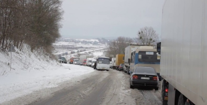 Чи вдасться протидіяти загрозам ускладнення дорожнього руху взимку