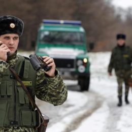 Особу, яка перебувала у розшуку, затримали на кордоні