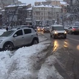 Практичні поради водієві під час їзди на засніженій дорозі