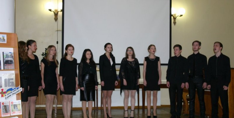 «Грудневі творчі зустрічі» представили у Чернігові «Зимові візерунки»
