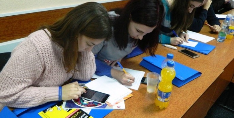 Чернігівська молодь знає: чим відрізняється корупція від подяки