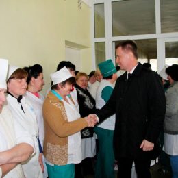 Влада Козельця пообіцяла не закривати райлікарню... до виборів