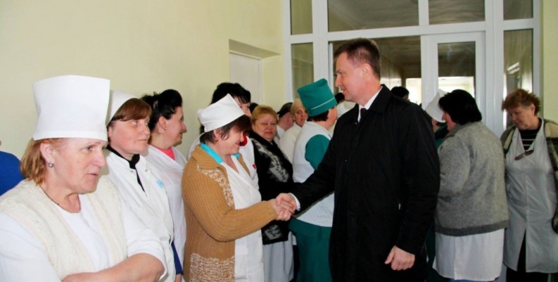 Влада Козельця пообіцяла не закривати райлікарню... до виборів