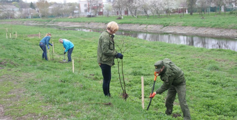 Щоб зеленіли ліси і квітли сквери та сади