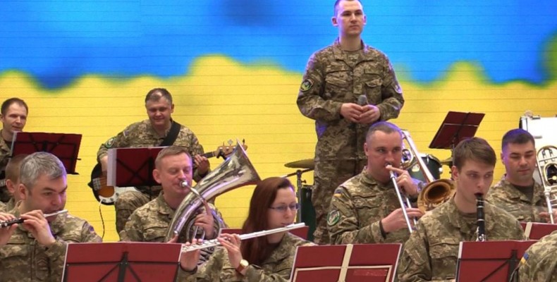 Марш нової армії представили військові музИки у Чернігові. Відео