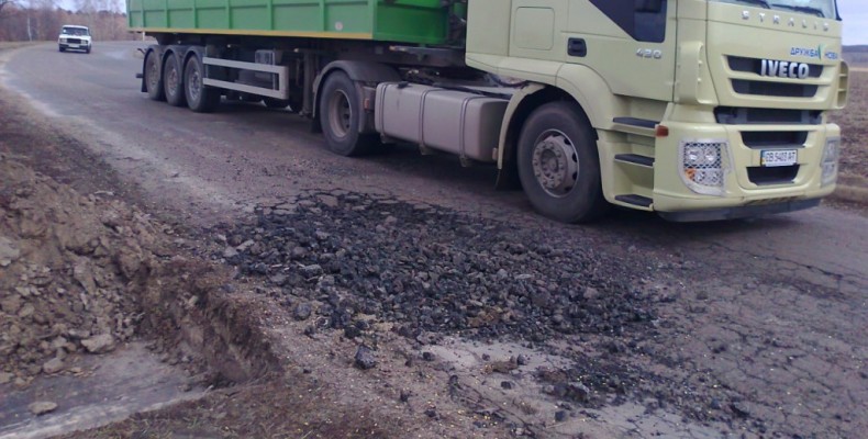 На автошляхах Чернігівщини обмежується рух