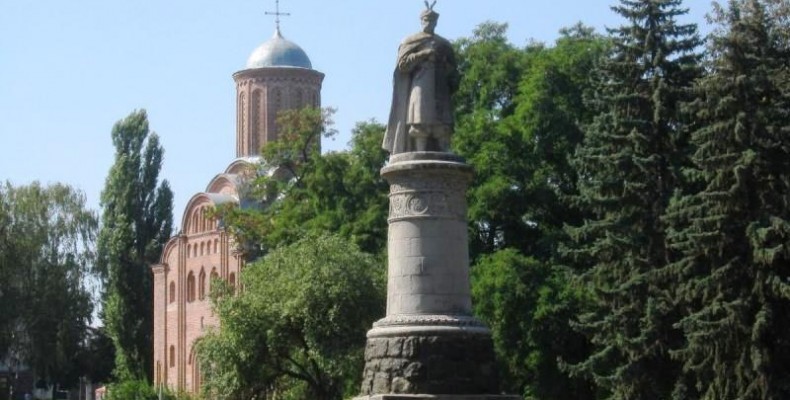 Пам`ятник Богдану Хмельницькому скульптора Кавалерідзе — у Чернігові