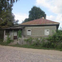 Інспектори у дітей забрали останні крихти хліба та півсклянки пшона