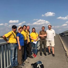 Молоді активісти йдуть пішки зі столиці до Чернігова
