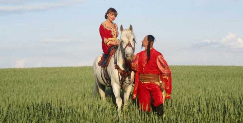 Співачка з Чернігівщини Еміра блискуче втілює яскравий сольний проект