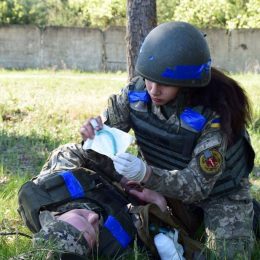Є кращий санітарний інструктор у танкістів!
