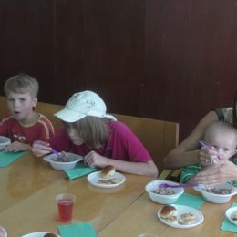Діти повинні харчуватися за нижчими цінами — наполягають в прокуратурі