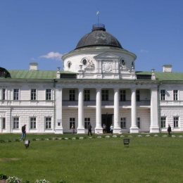 Красива марка і шляхетна мета благодійного фонду «Відродження Качанівки»