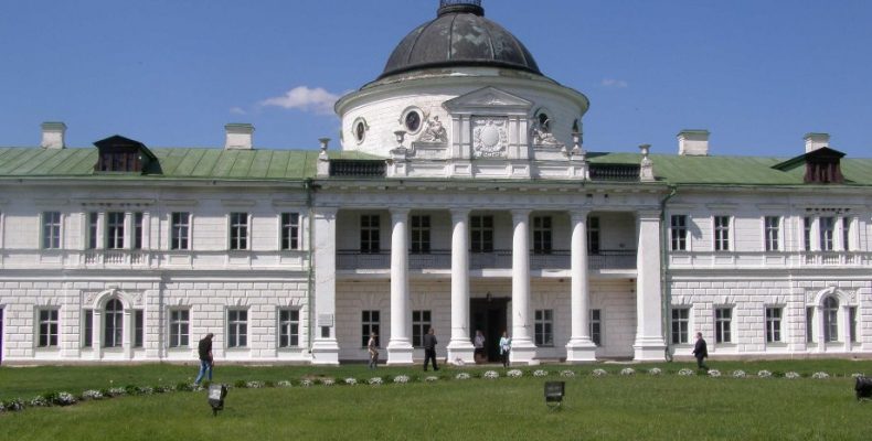 Красива марка і шляхетна мета благодійного фонду «Відродження Качанівки»