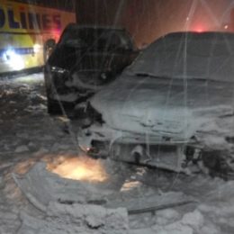 Автомобіль «Ягуар» збив двох поліцейських, які потрапили до лікарні