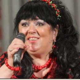 Олена Белеванцева у музично-поетичному вечорі до Дня Матері