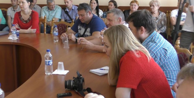 Чому Чернігівська міська рада оголосила «війну» кіоскам на зупинках?