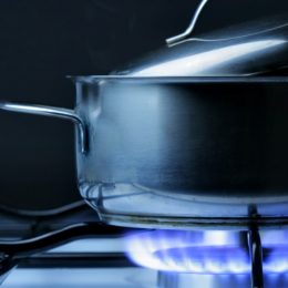 Чи захистить населення від коливань цін гарантована ціна на газ?