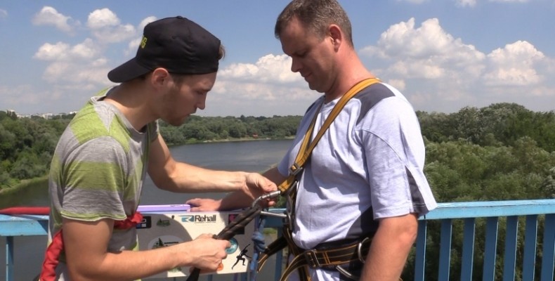Учасники АТО з сім`ями активно відпочили біля мальовничої Десни. Відео