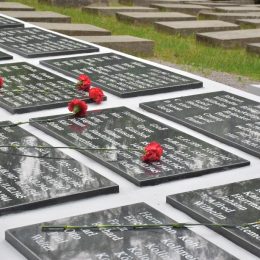 Німці та українці вшанували у Чернігові полеглих на війні