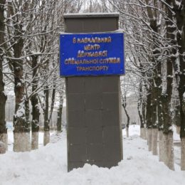 У Чернігові водолази навчаються розмінуванню під кригою