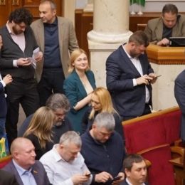 Частина «Слуг народу» проти антиукраїнського вибору