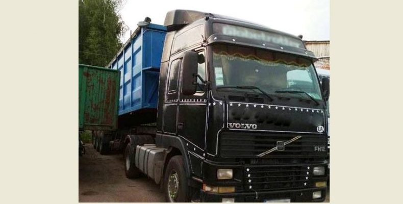 На Чернігівщині затримали вантажівку, що скинула 12 тонн сміття в селі