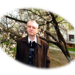 У Чернігові поет видав книгу ста своїх пісень