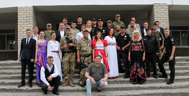 Про гастролі чернігівських артистів на Донбасі розповіли у Києві