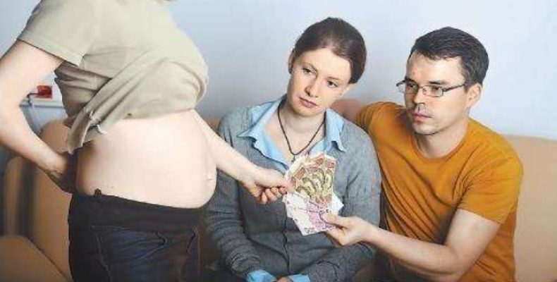 Наскільки захищені права тимчасових матерів та дітей, яких вони народжують?