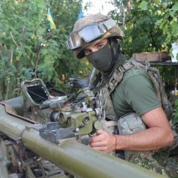 Руслан мріє повернутися у звільнений Крим з жовто-блакитним прапором