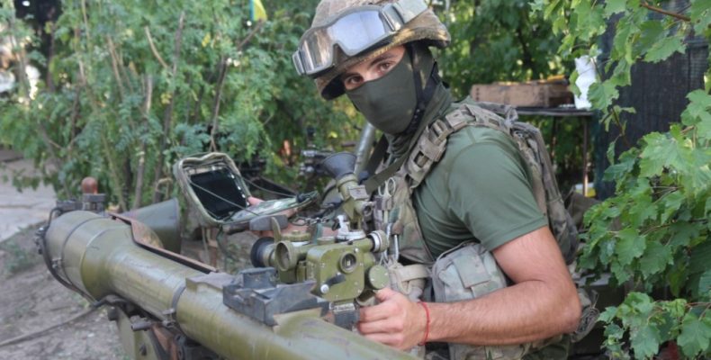 Руслан мріє повернутися у звільнений Крим з жовто-блакитним прапором